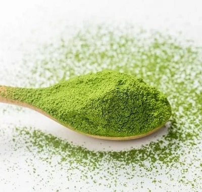 Ali ima Matcha kofein? Kako izbrati vrhunski matcha prašek